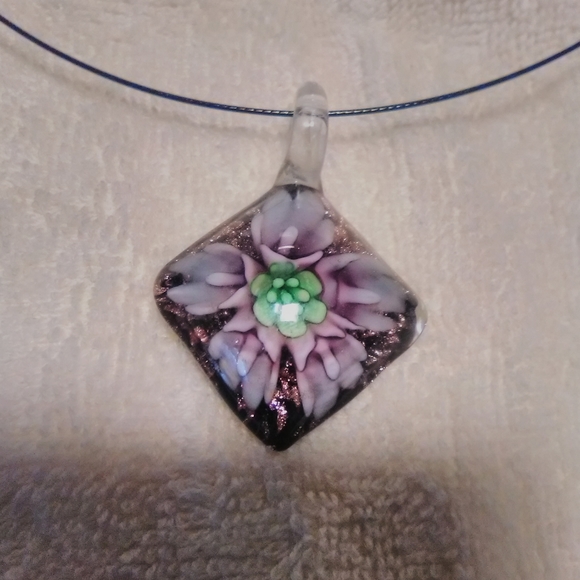 Jewelry - Glass necklace pendant